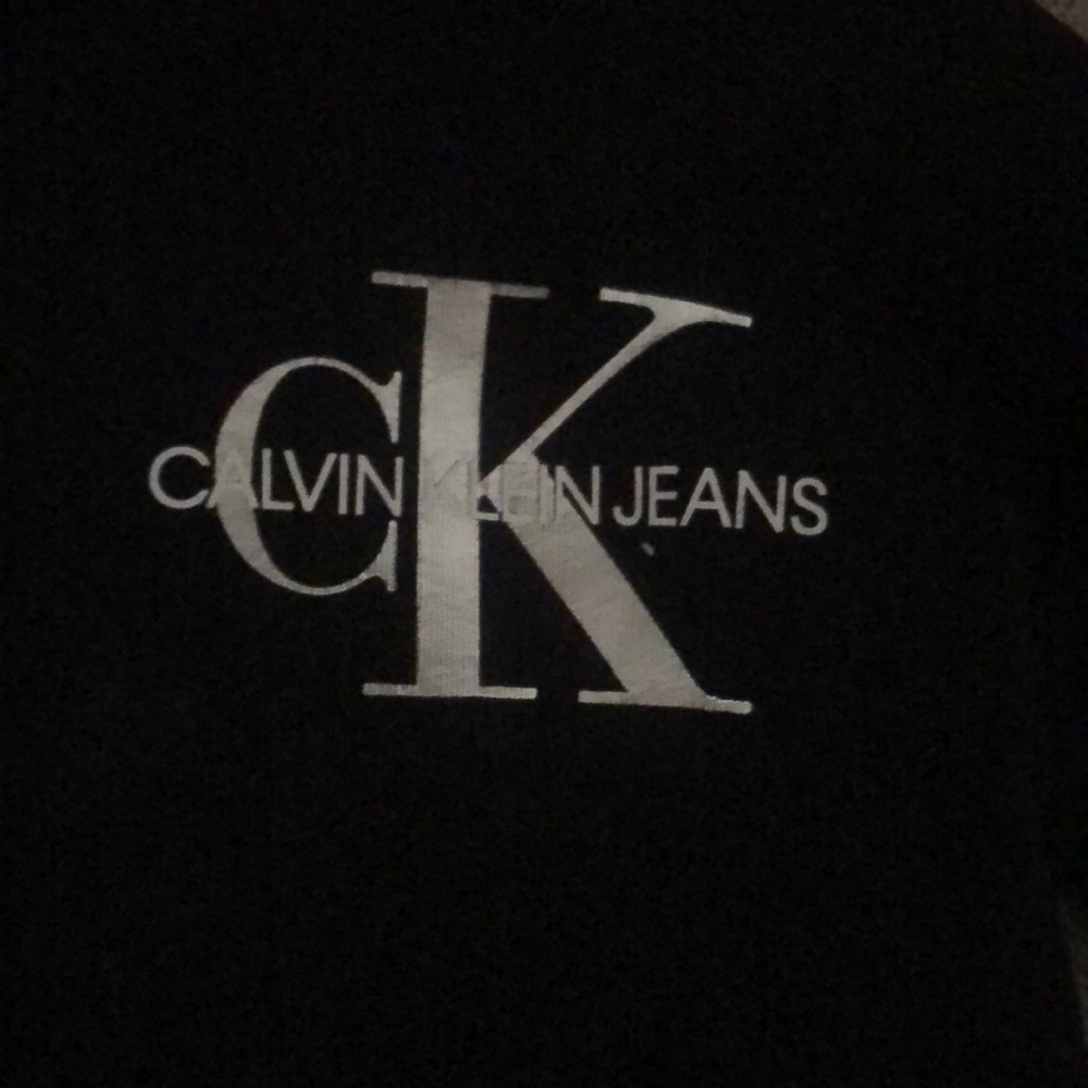 sweatshirt - Picture 2 of 3